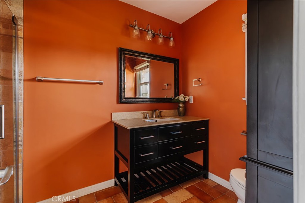 10217 Amestoy Avenue Property Photo 15