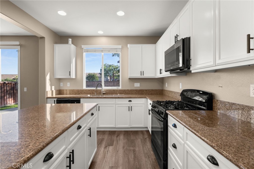 3849 Obsidian Road Property Photo 15
