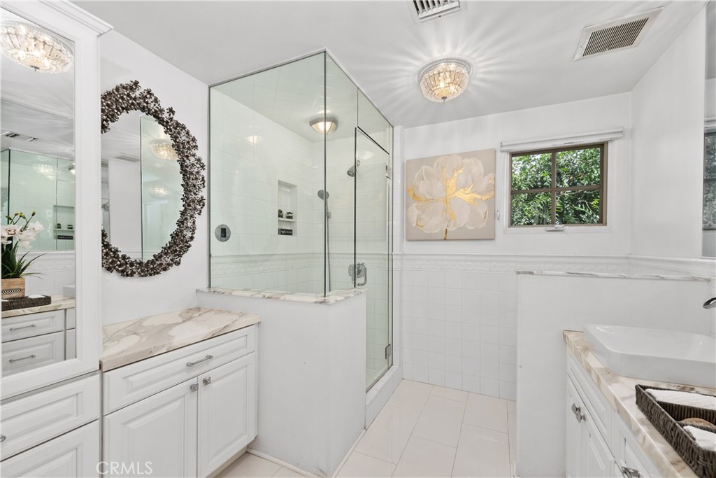 1414 N Harper Avenue 18 Property Photo 49