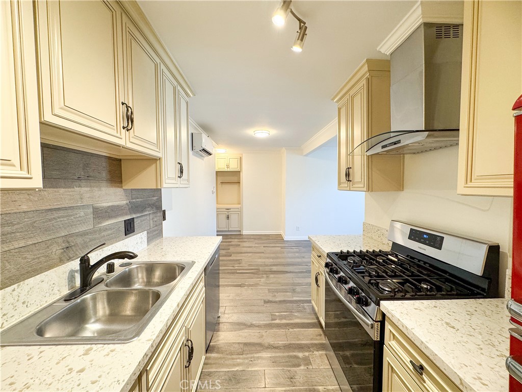 20954 Parthenia Street 20 Property Photo 1