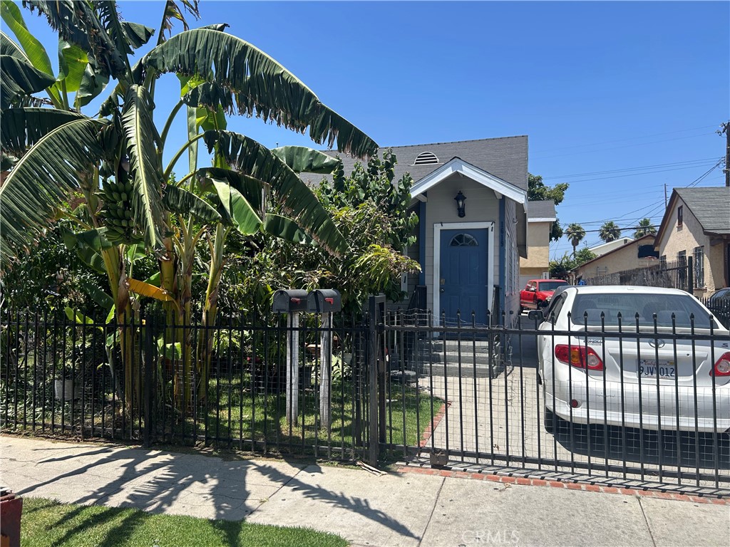 1619 W 38th Street Property Photo 1