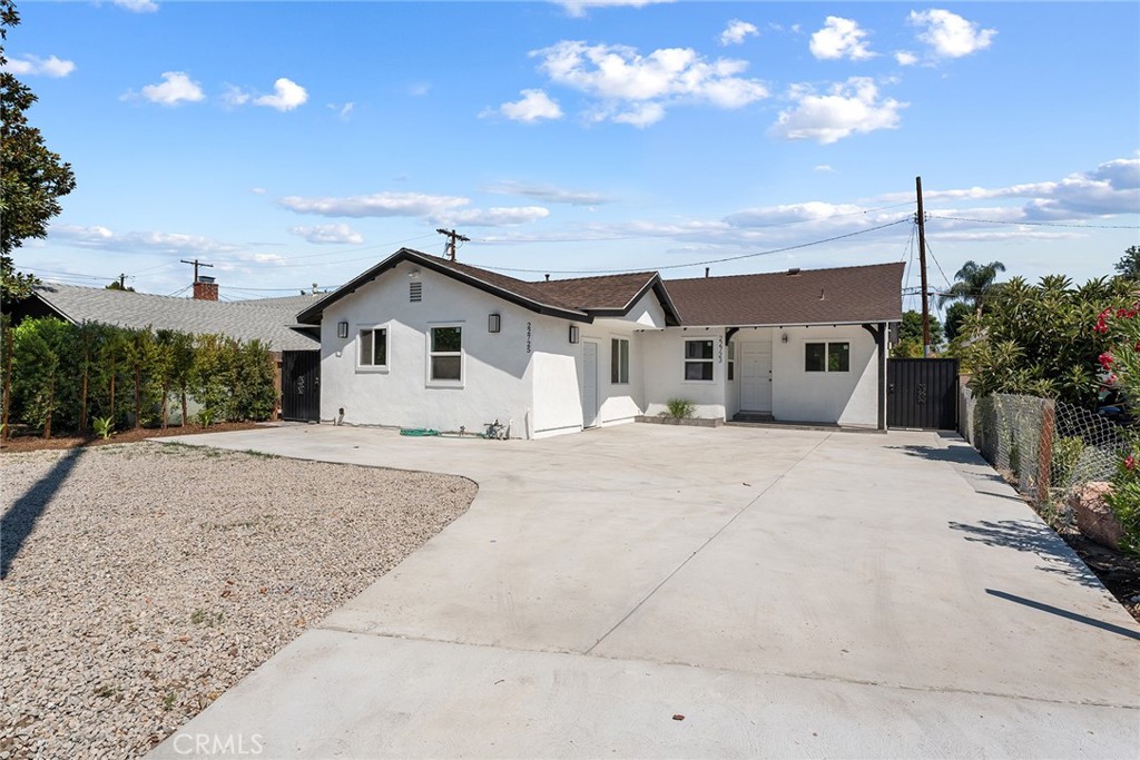 22723 Leonora Drive Property Photo 3