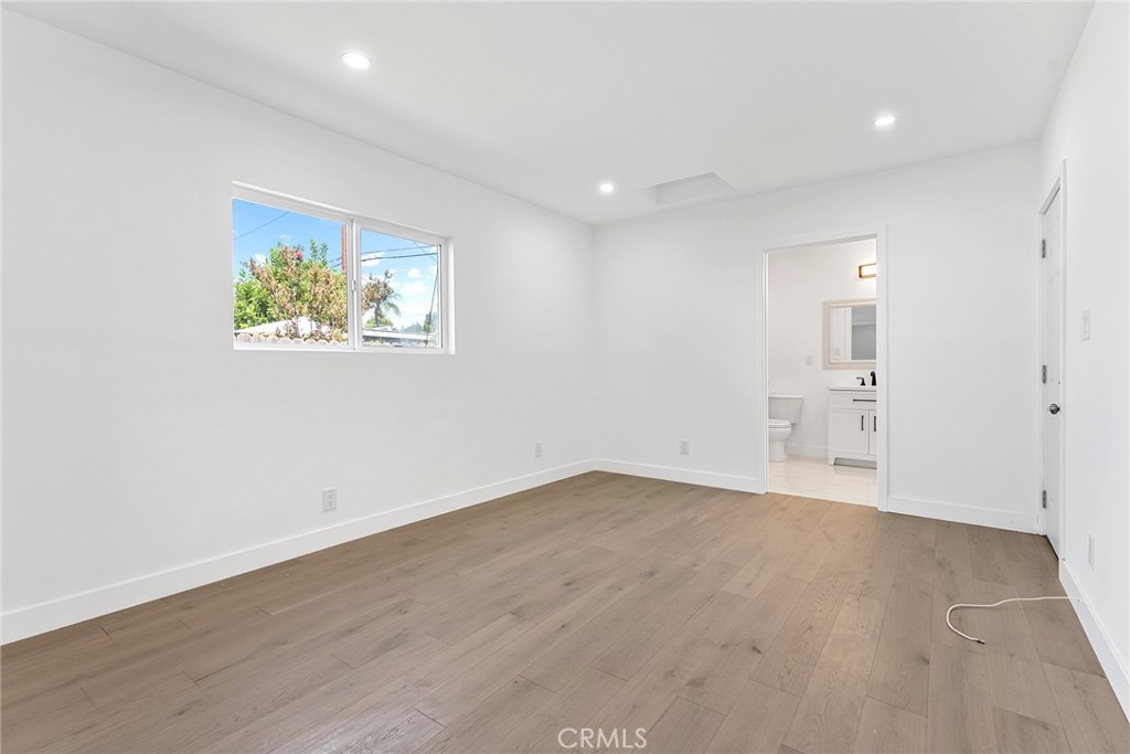 22723 Leonora Drive Property Photo 15