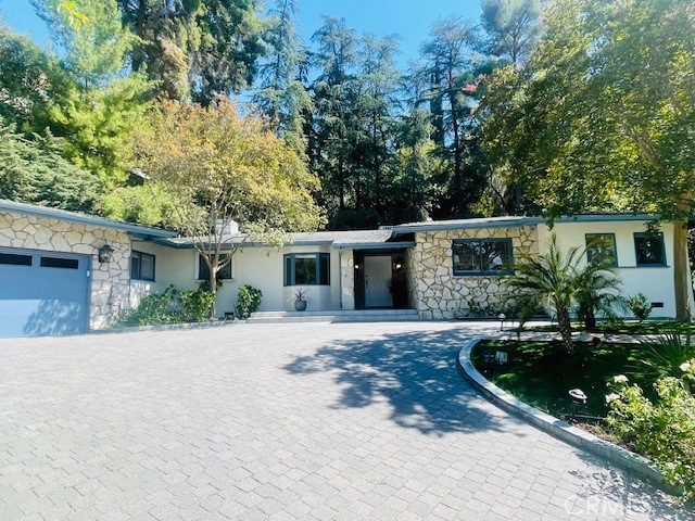 4736 Zelzah Property Photo 1