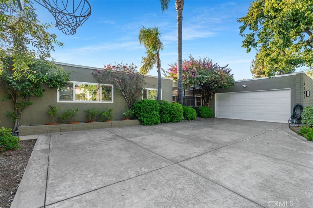 6207 Capistrano Avenue Property Photo 32