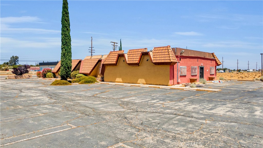 40420 10th Street W Property Photo 4