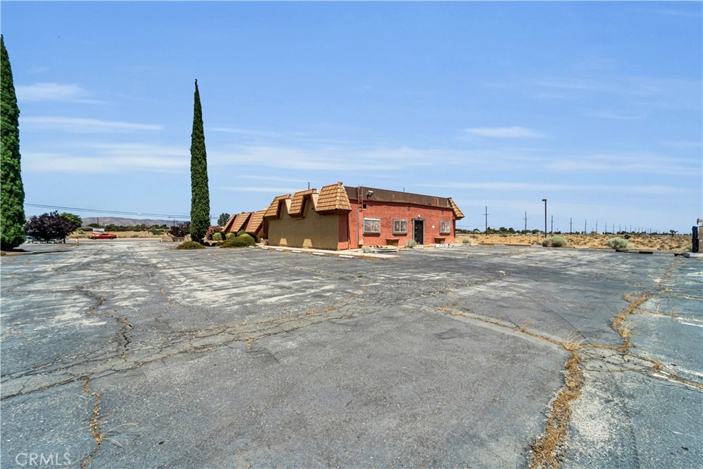 40420 10th Street W Property Photo 6