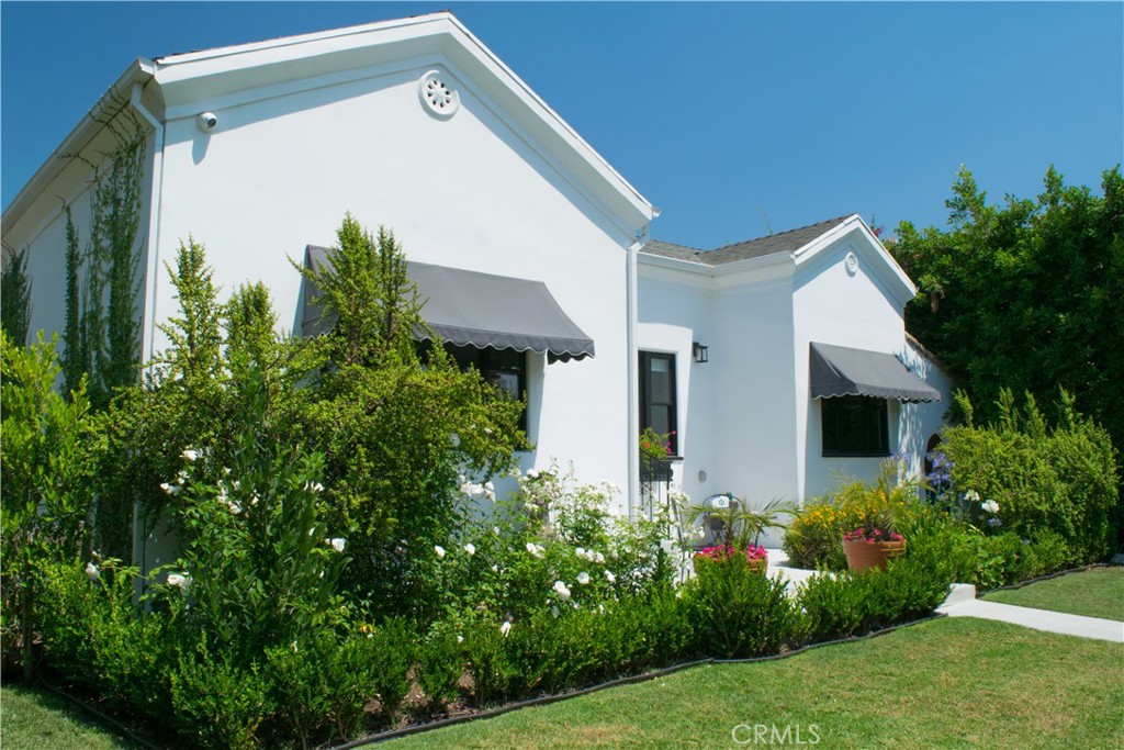 542 N Kilkea Drive Property Photo 1