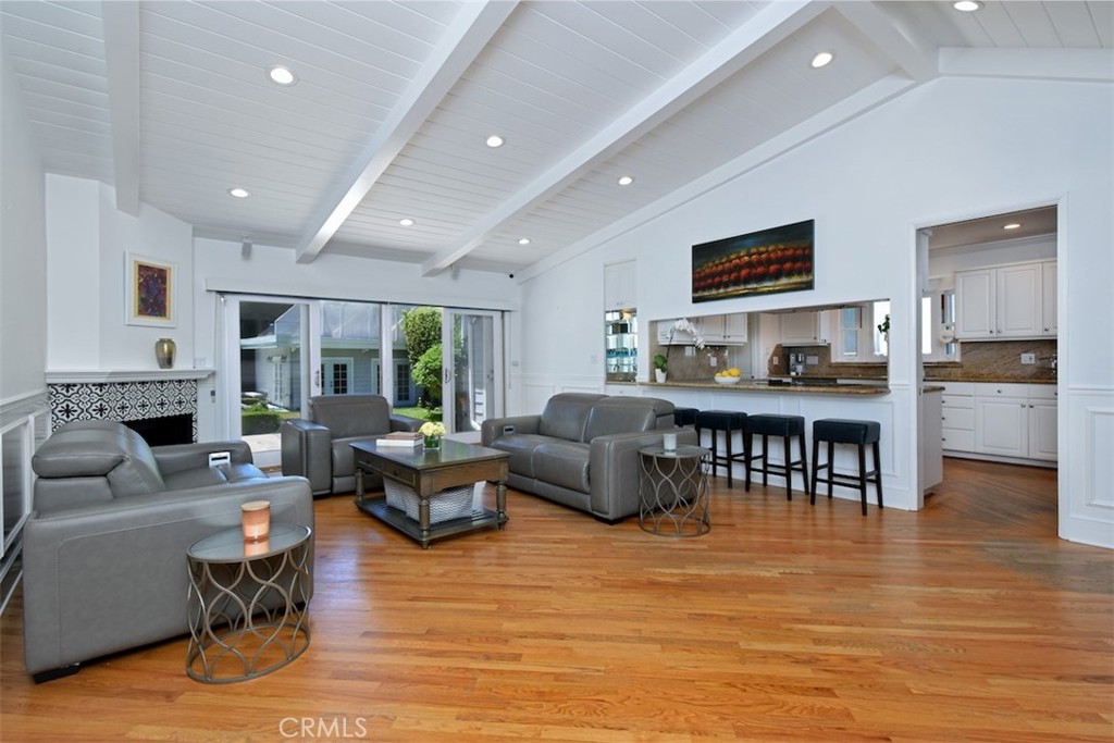 4161 Dixie Canyon Avenue Property Photo 3