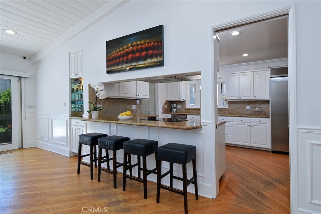 4161 Dixie Canyon Avenue Property Photo 4
