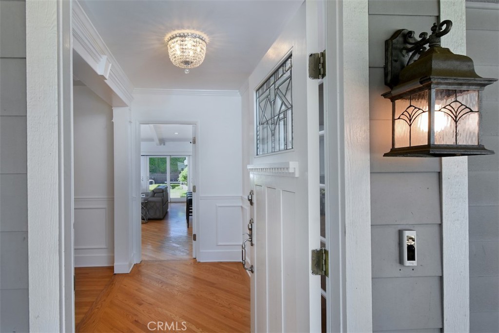 4161 Dixie Canyon Avenue Property Photo 8