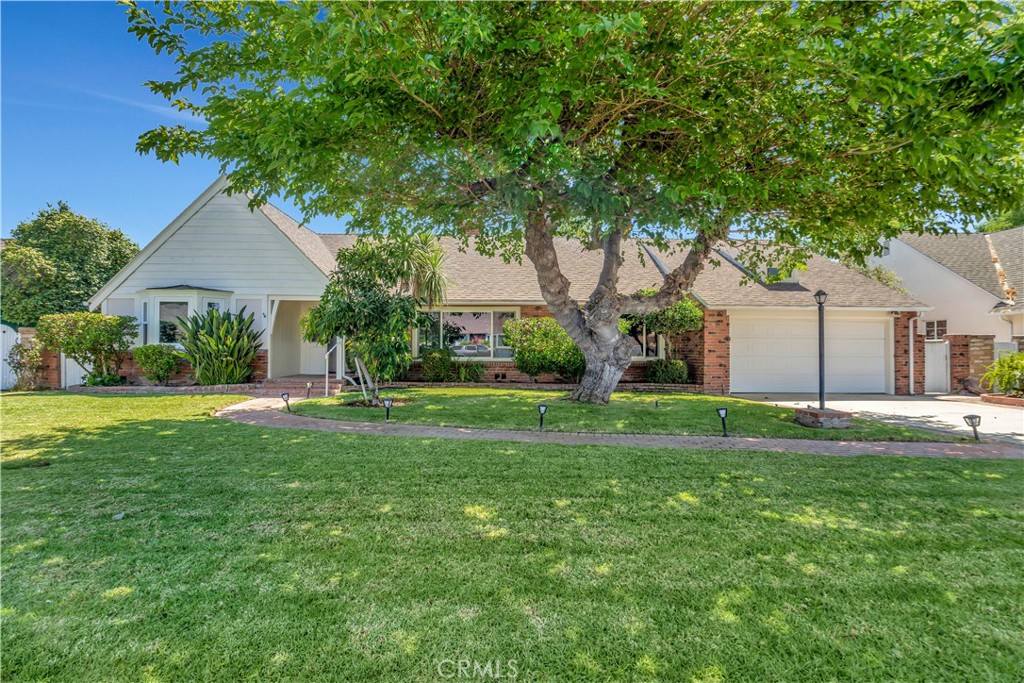 6818 Chisholm Avenue Property Photo 1