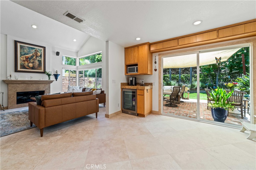 768 Twin Peaks Avenue Property Photo 8