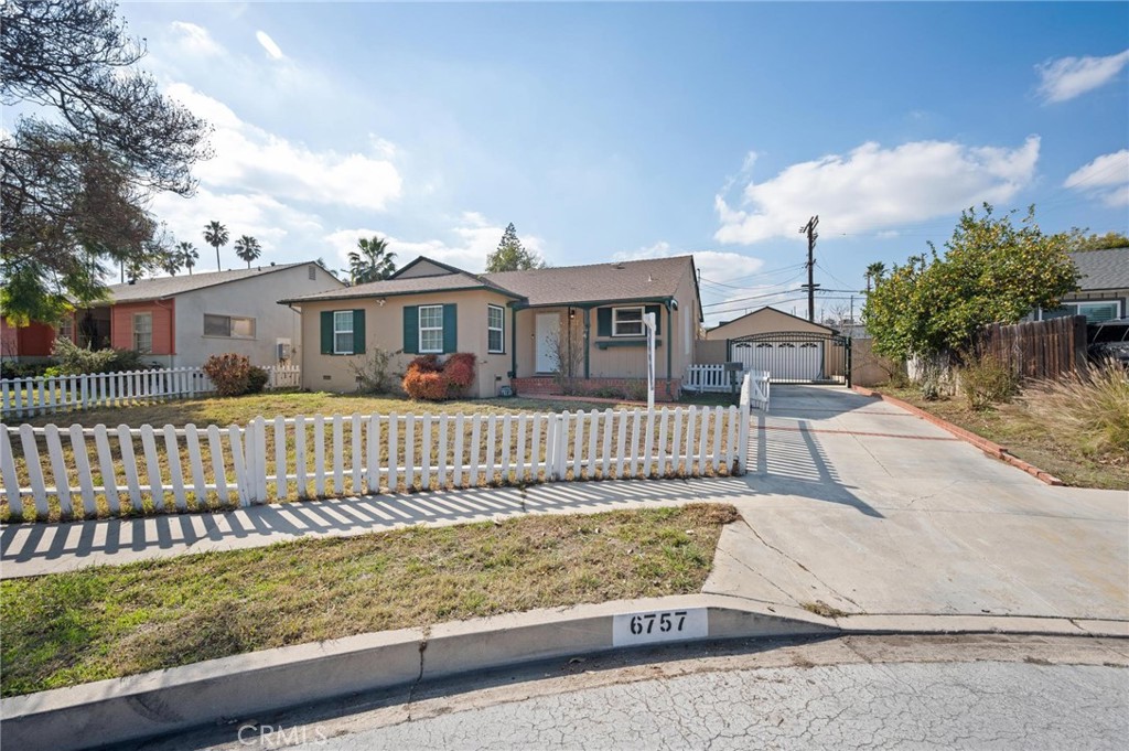 6757 Stephanie Place Property Photo 2