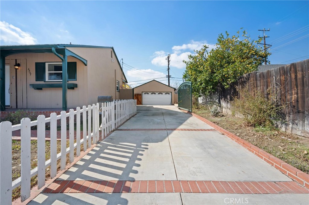 6757 Stephanie Place Property Photo 27