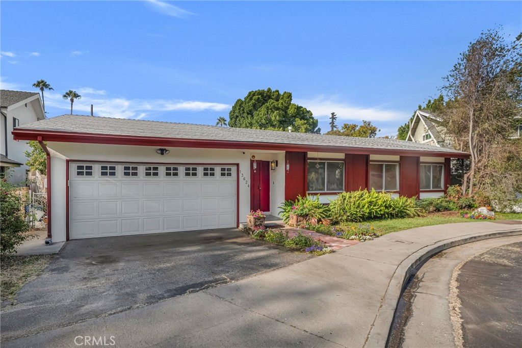 13624 Vose Street Property Photo 1
