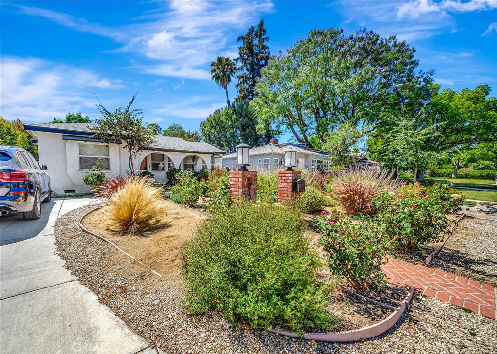 5617 Cantaloupe Avenue Property Photo 2