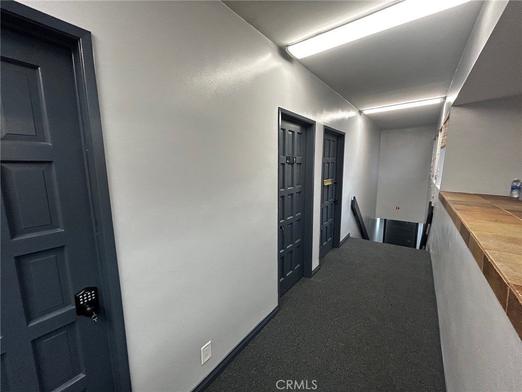 22718 Ventura Boulevard Property Photo 3