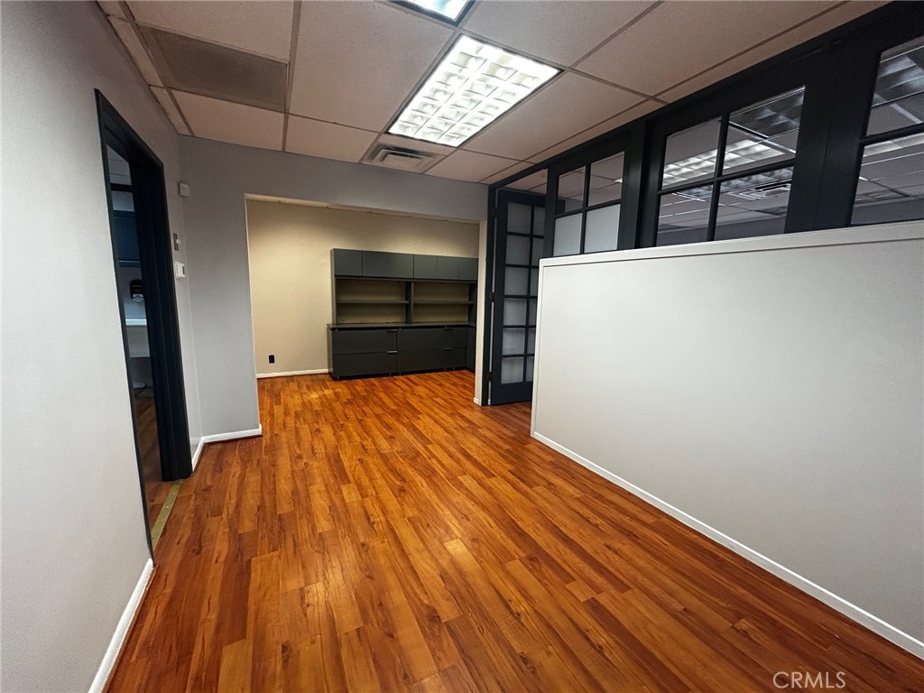22718 Ventura Boulevard Property Photo 4