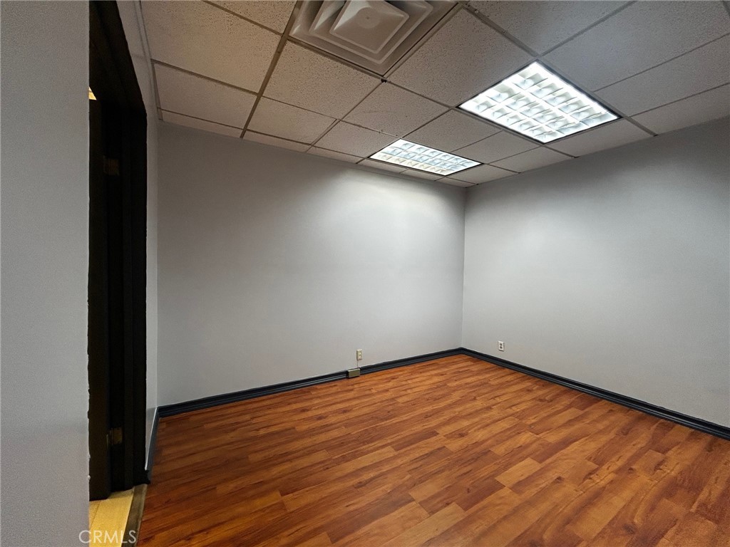 22718 Ventura Boulevard Property Photo 11