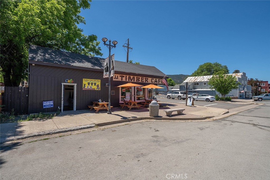 700 Main Street Property Photo 15