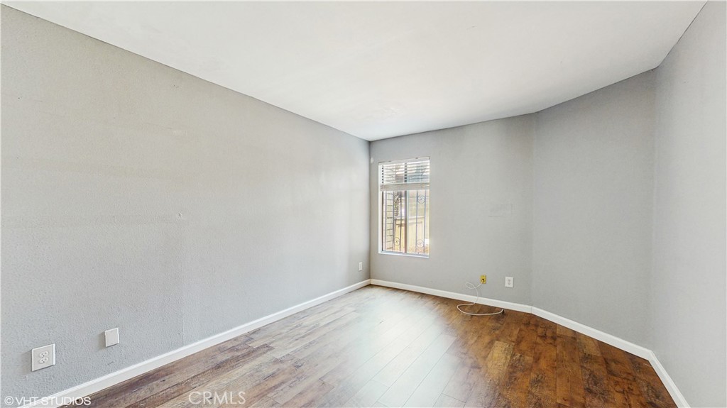 9020 Newport Avenue 17 Property Photo 9