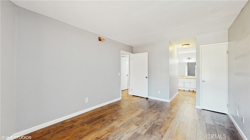 9020 Newport Avenue 17 Property Photo 10