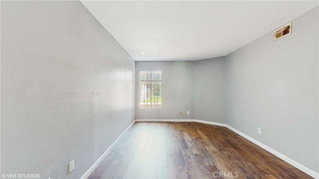 9020 Newport Avenue 17 Property Photo 11
