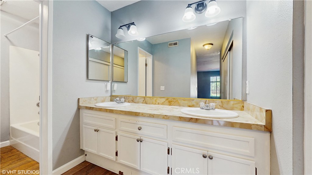 9020 Newport Avenue 17 Property Photo 12