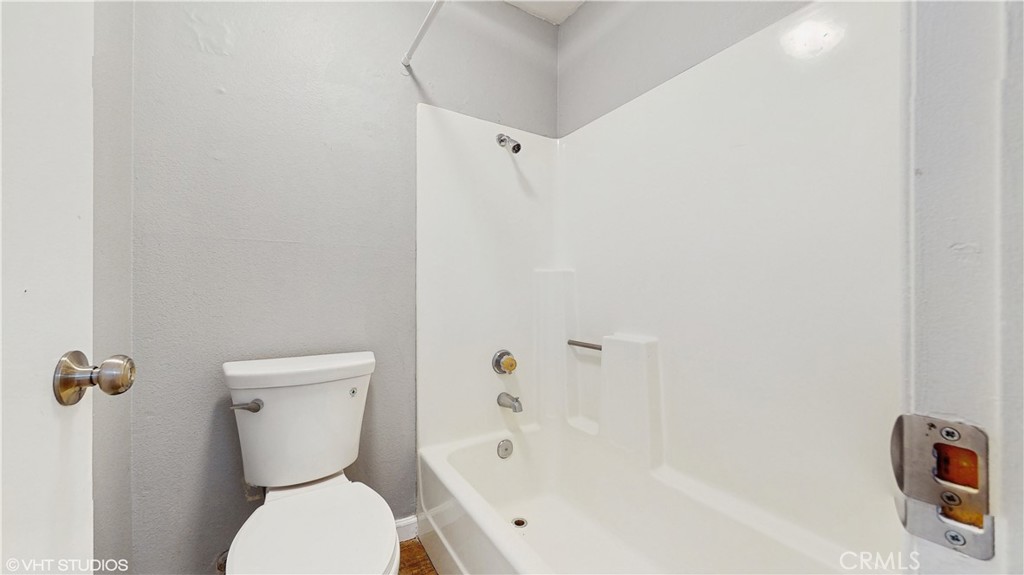 9020 Newport Avenue 17 Property Photo 13