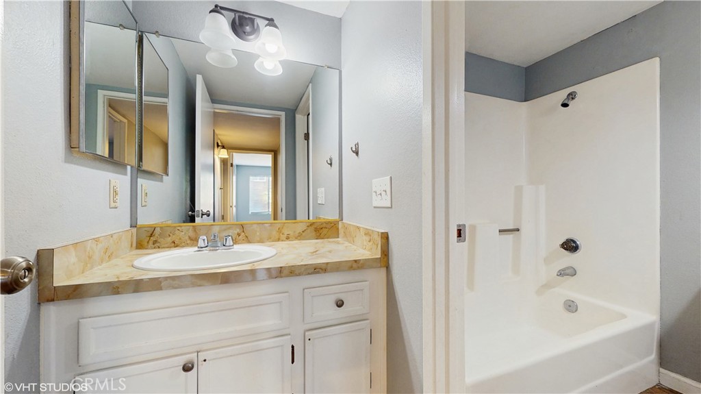 9020 Newport Avenue 17 Property Photo 17