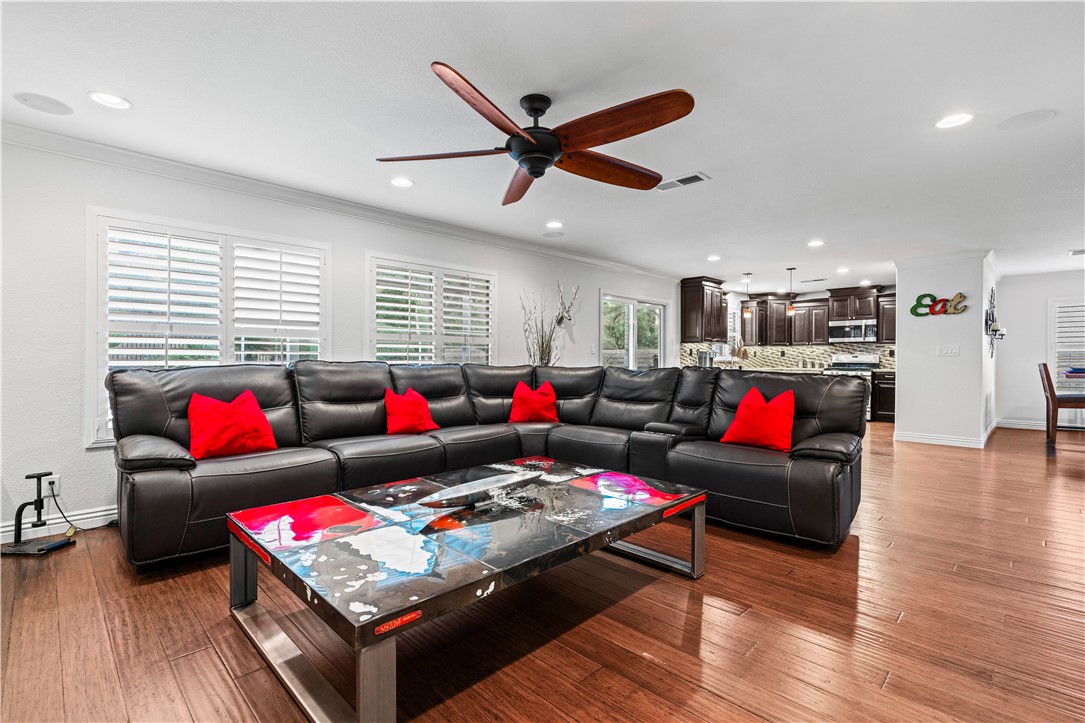 28725 Ponderosa Street Property Photo 11