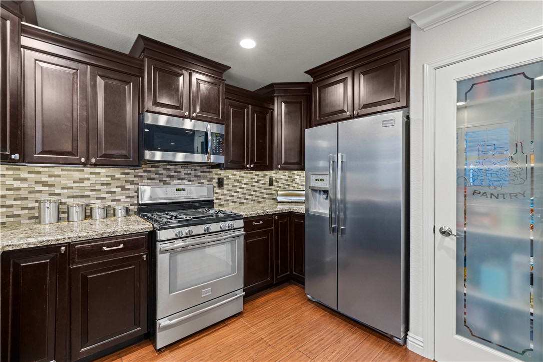 28725 Ponderosa Street Property Photo 15