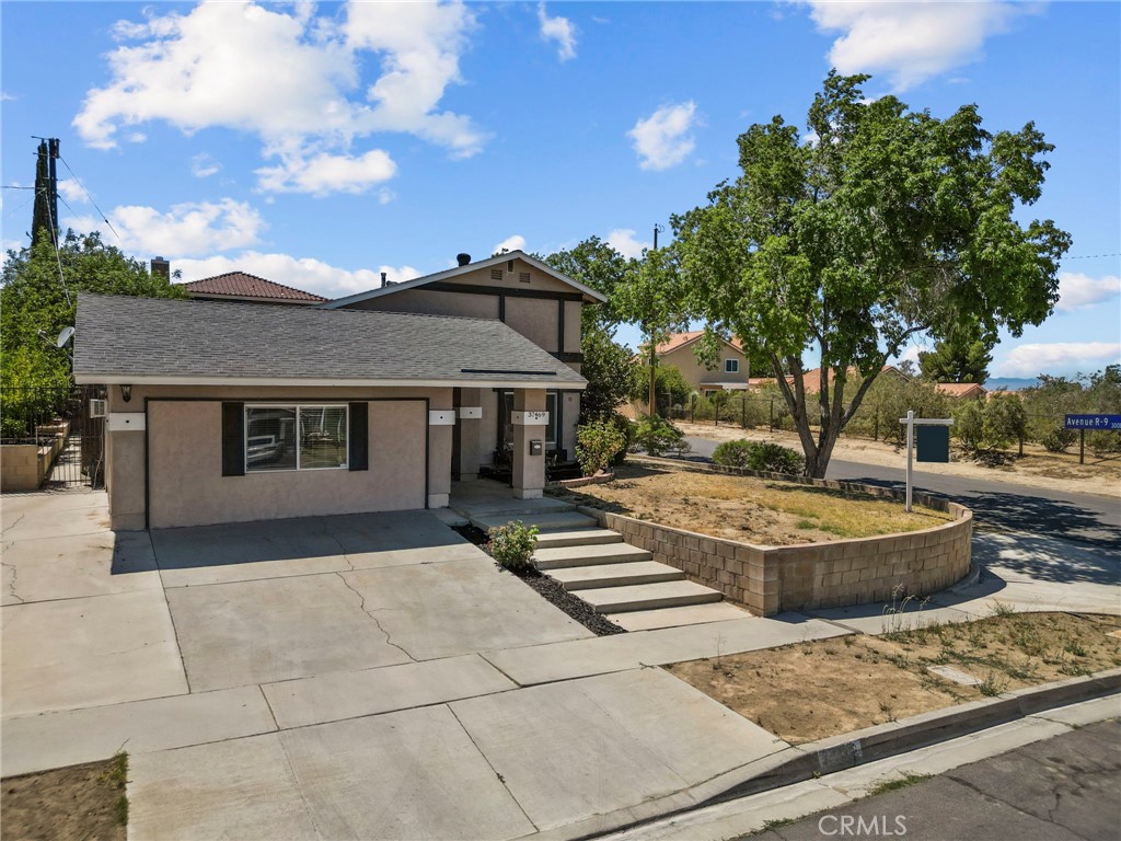 37469 3rd Street E Property Photo 1