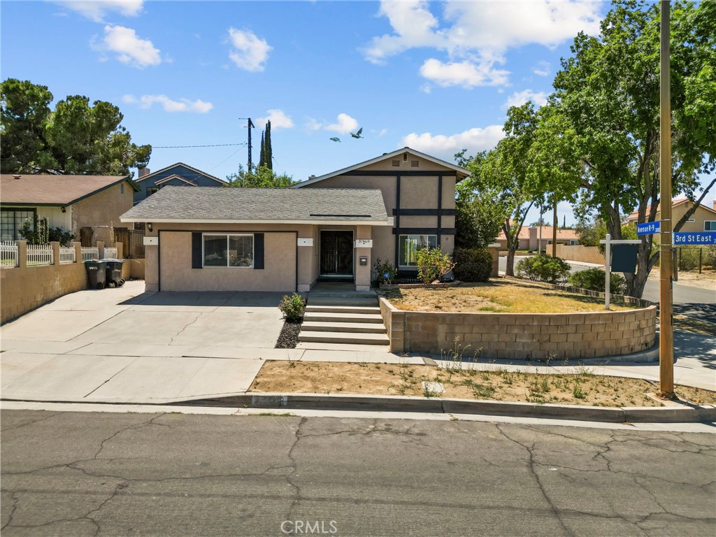 37469 3rd Street E Property Photo 2
