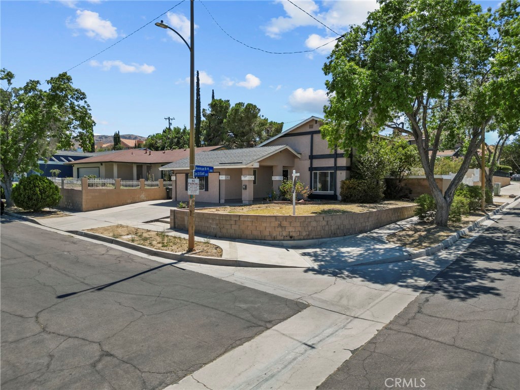 37469 3rd Street E Property Photo 3