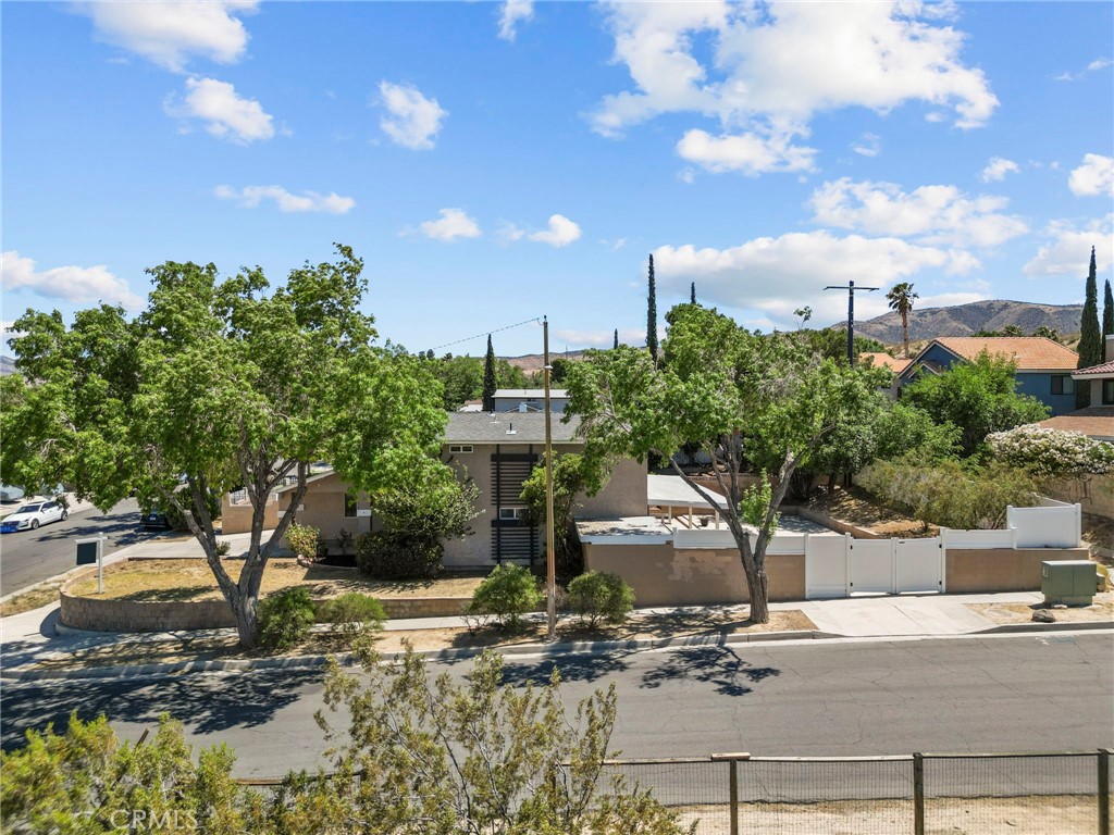 37469 3rd Street E Property Photo 4