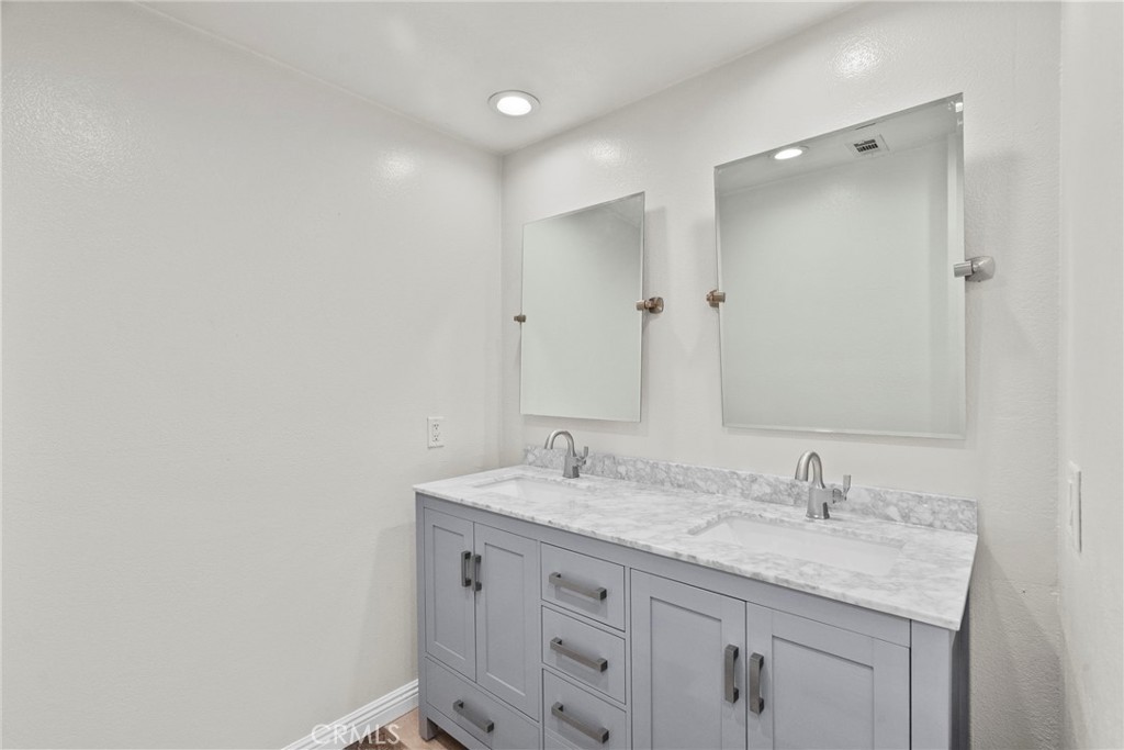 37469 3rd Street E Property Photo 9