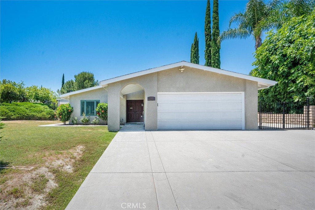11325 Baird Avenue Property Photo 1