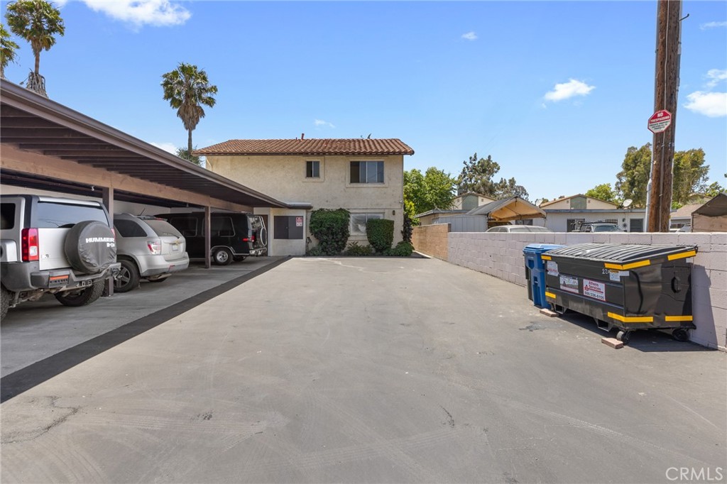 220 S Palm Avenue Property Photo 1