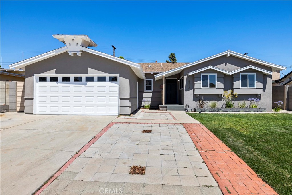 9712 Saloma Avenue Property Photo 2