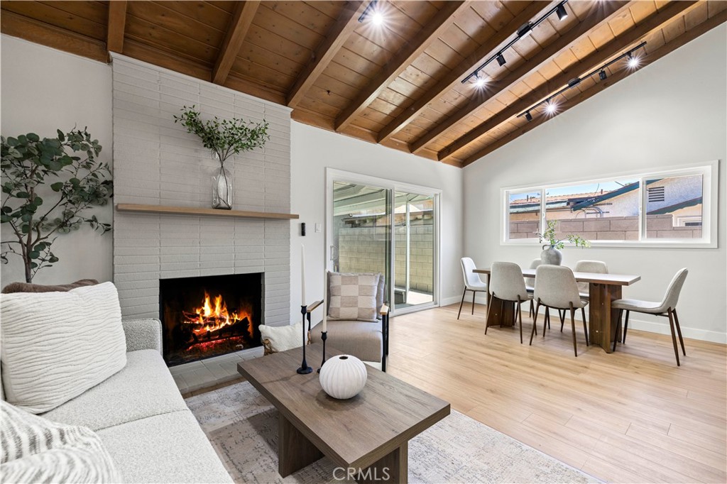 9712 Saloma Avenue Property Photo 10