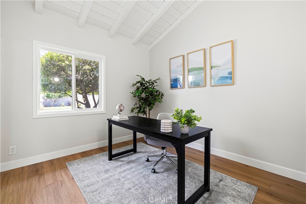 9712 Saloma Avenue Property Photo 16