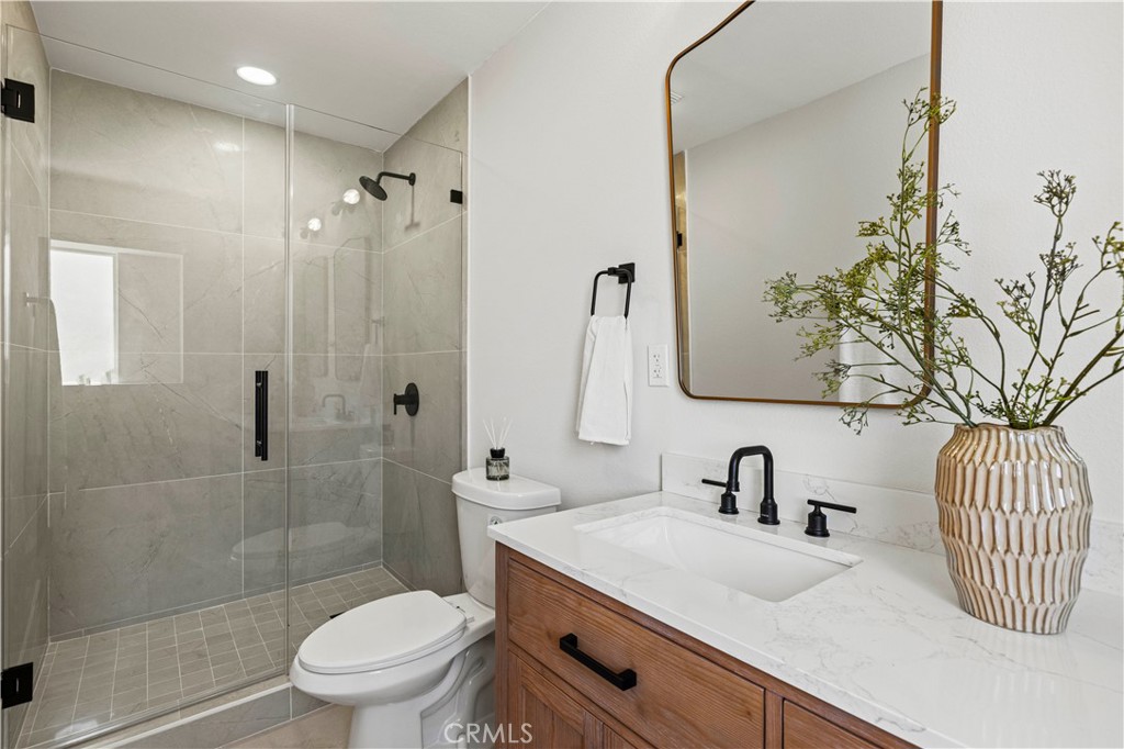 9712 Saloma Avenue Property Photo 23