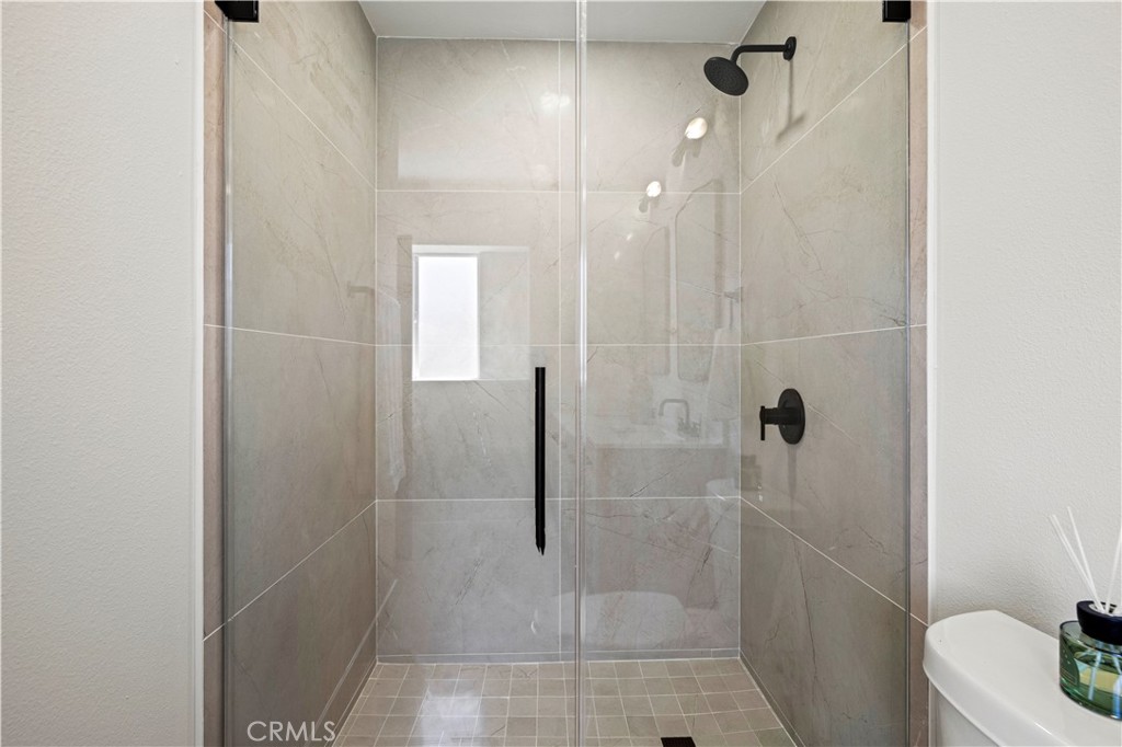 9712 Saloma Avenue Property Photo 24