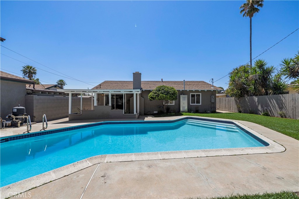 9712 Saloma Avenue Property Photo 29
