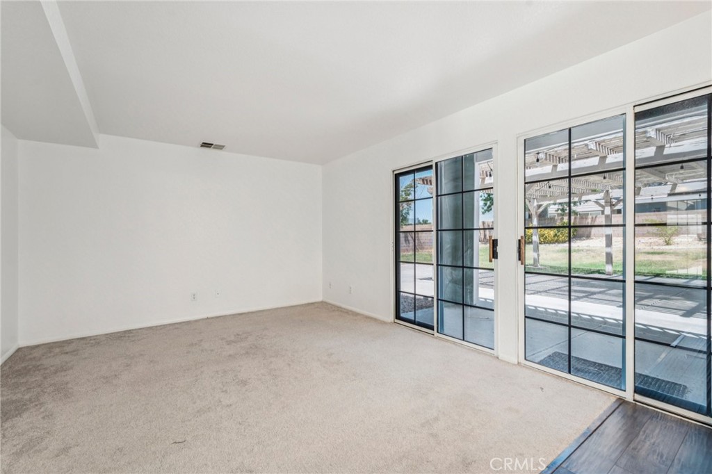 42534 62nd Street W Property Photo 10