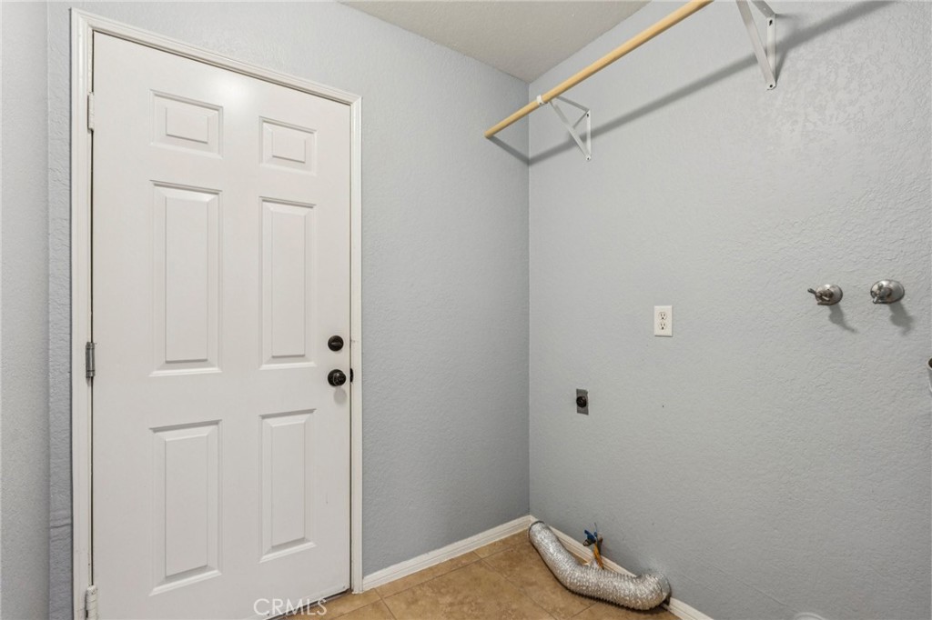 42534 62nd Street W Property Photo 36