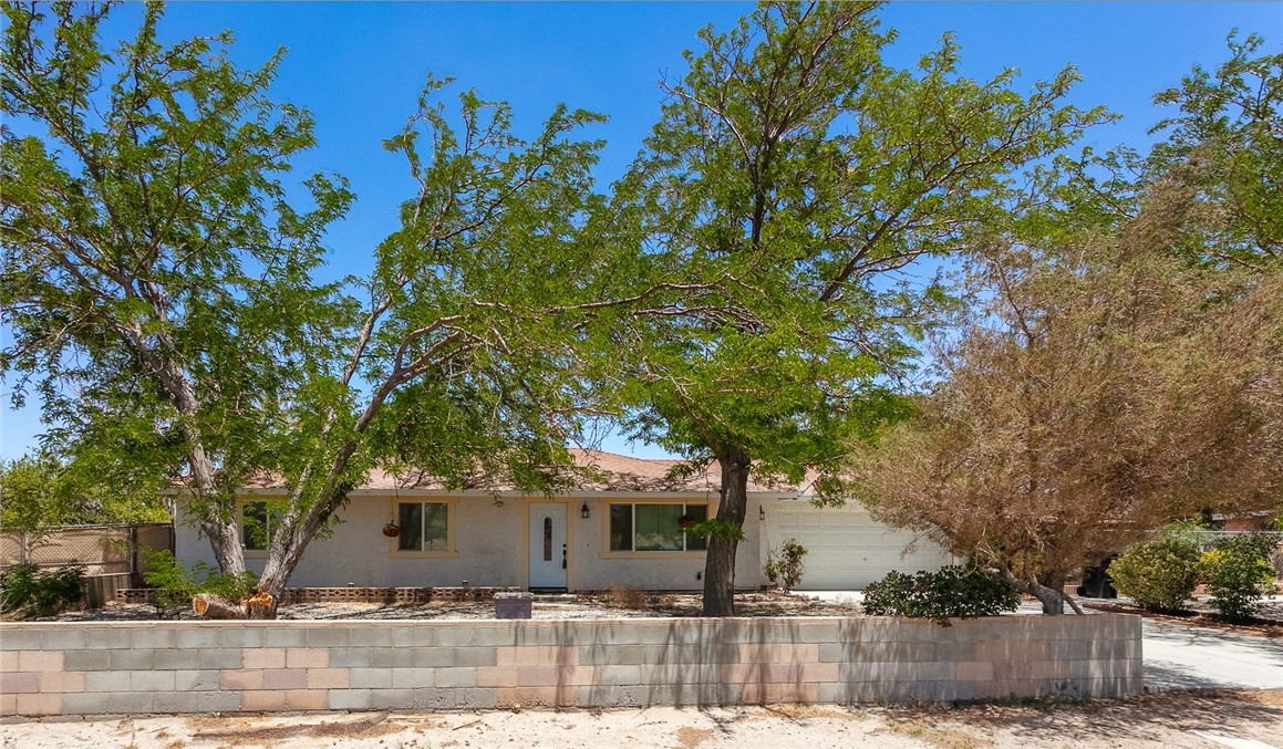 10619 E Avenue R4