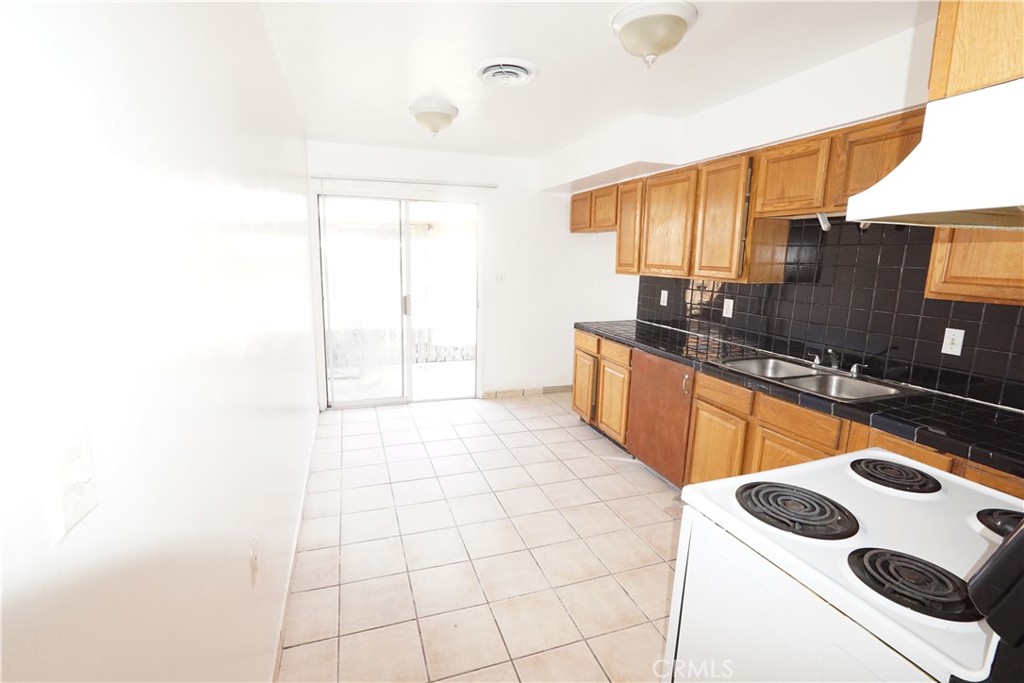 1108 Monterey Street B Property Photo 2